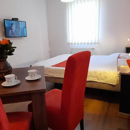 Sobe I Apartmani Kety Kragujevac Room photo