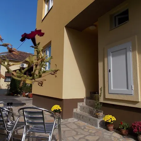 Sobe I Apartmani Kety Kragujevac Exterior photo