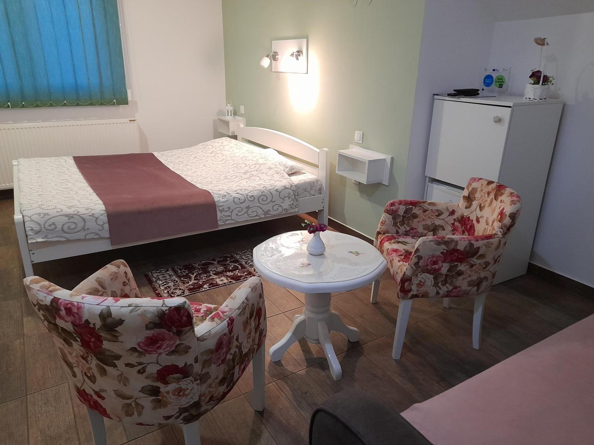 Sobe I Kety Apartment Kragujevac