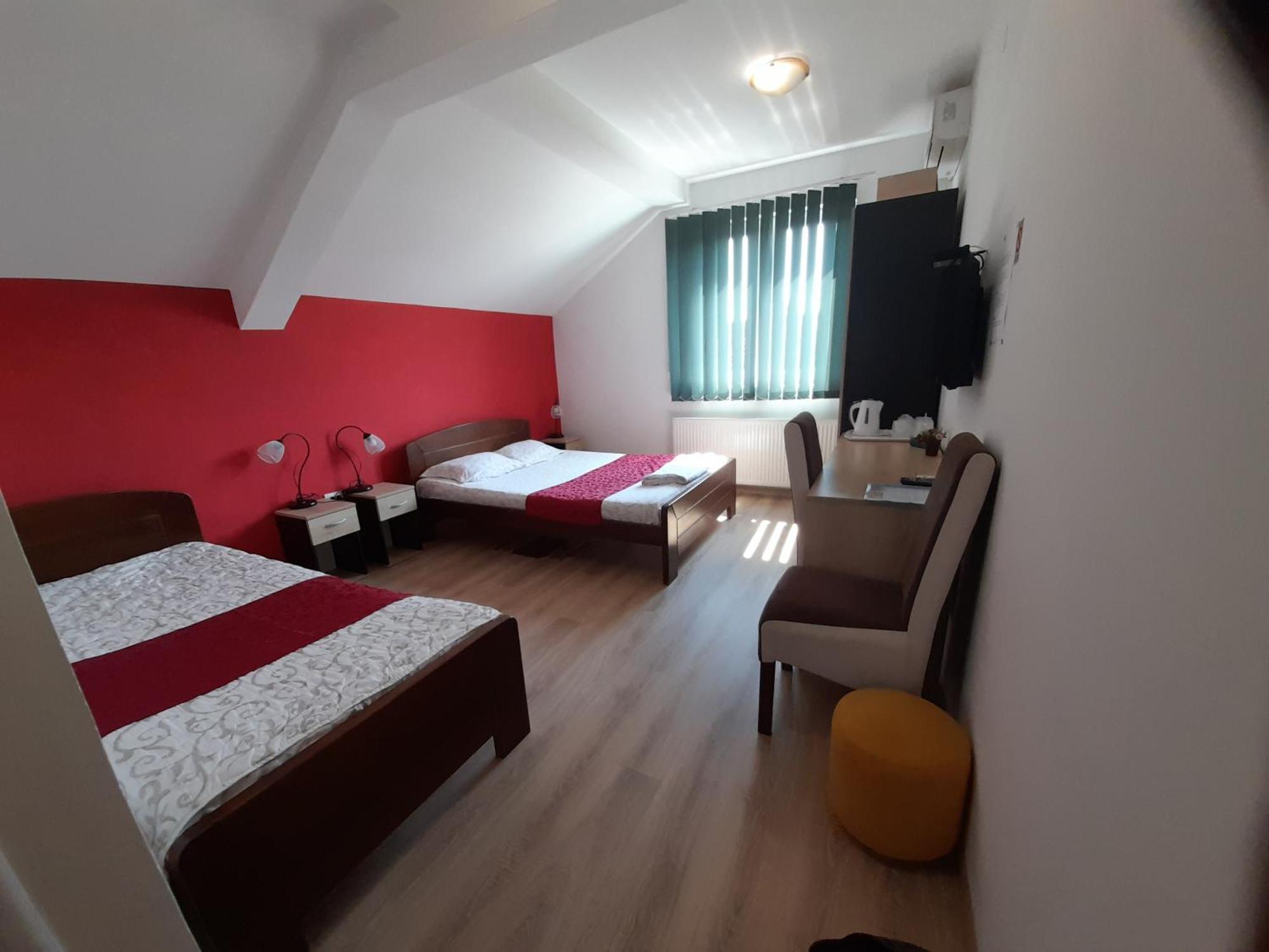 Sobe I Kety * Kragujevac
